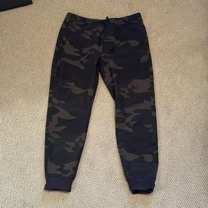 Nice camo Abercrombie joggers